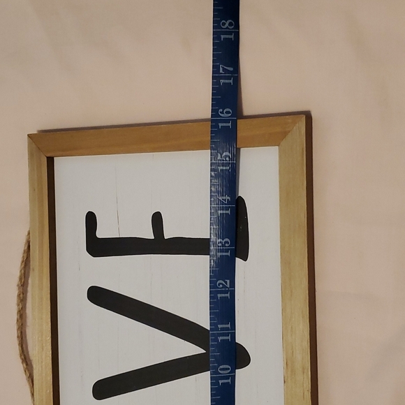 L♥️VE Wall Decor - Picture 3 of 8